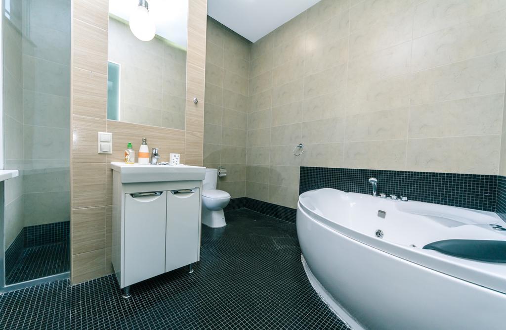 Kreschatik 21 With Terrace 2Br เคียฟ ภายนอก รูปภาพ